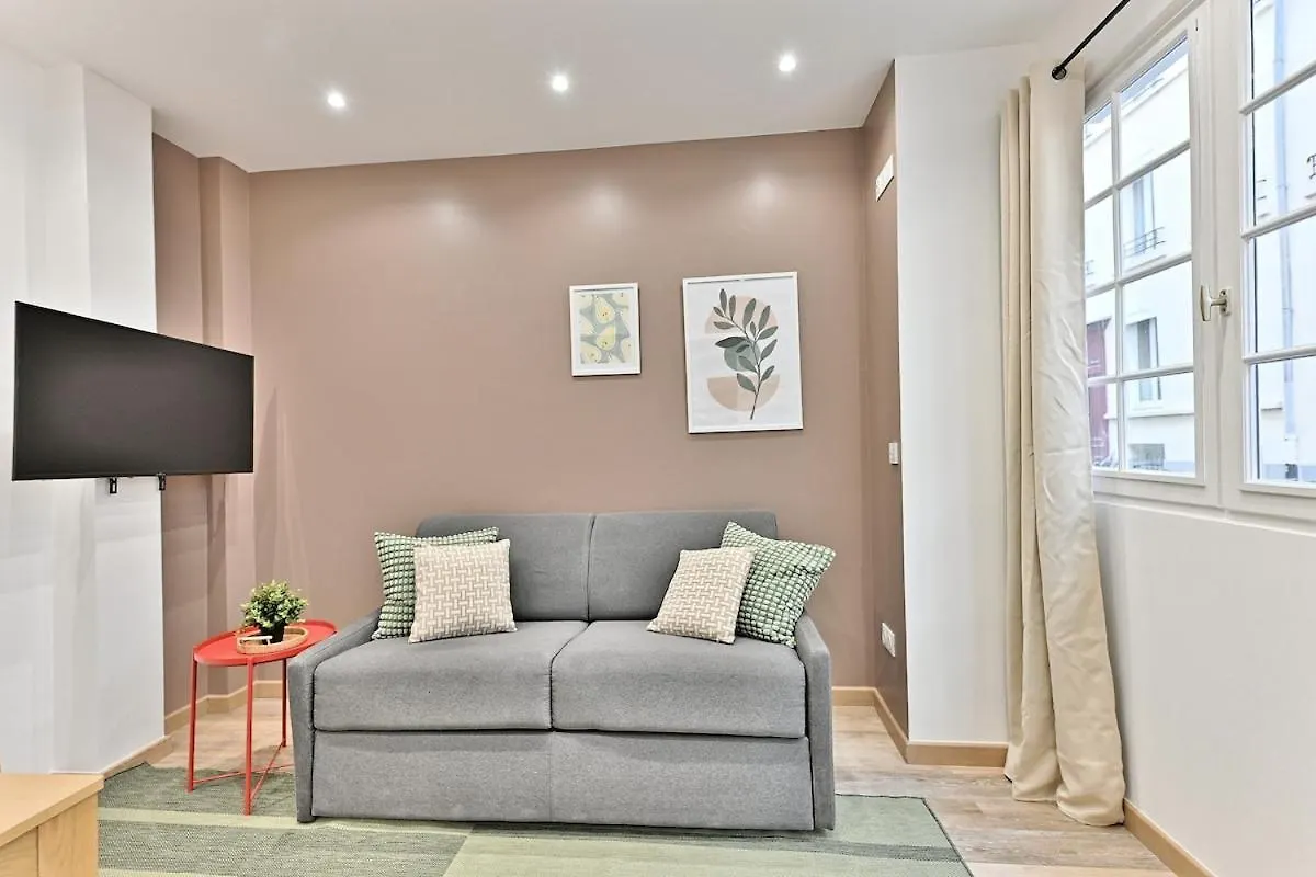 Central Equipped Apartment Paris Nation - II