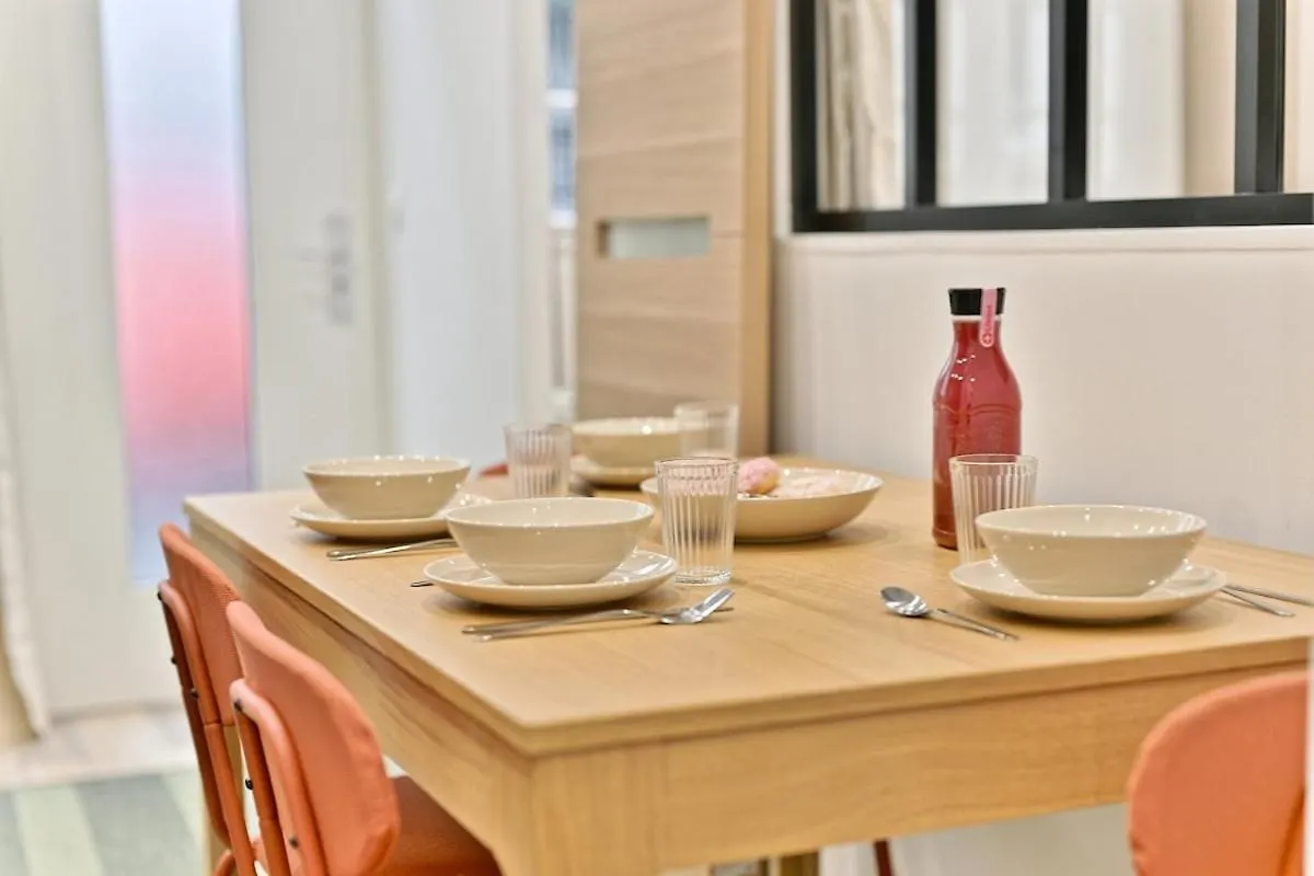 Central Equipped Apartment Paris Nation - II Francia