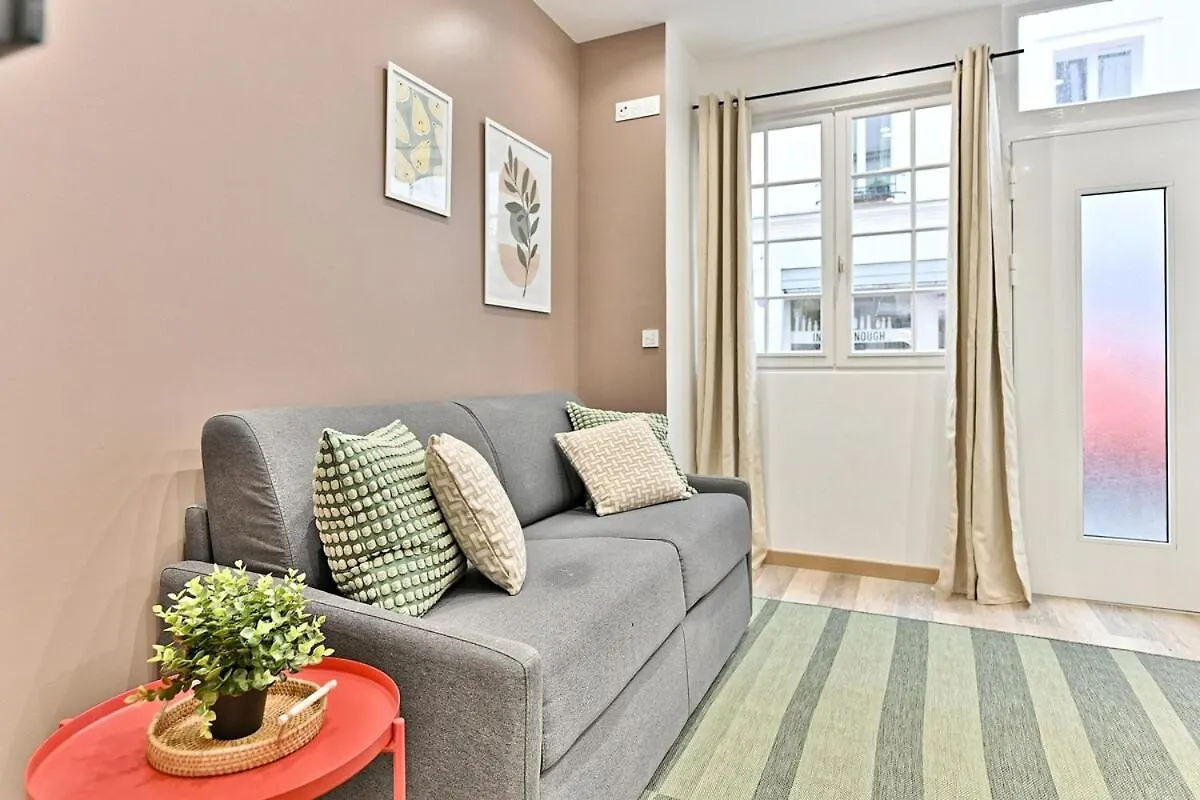 Central Equipped Apartment Paris Nation - II