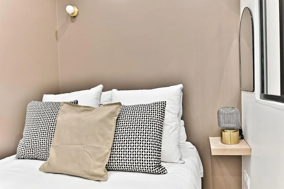Central Equipped Apartment Paris Nation - II France
